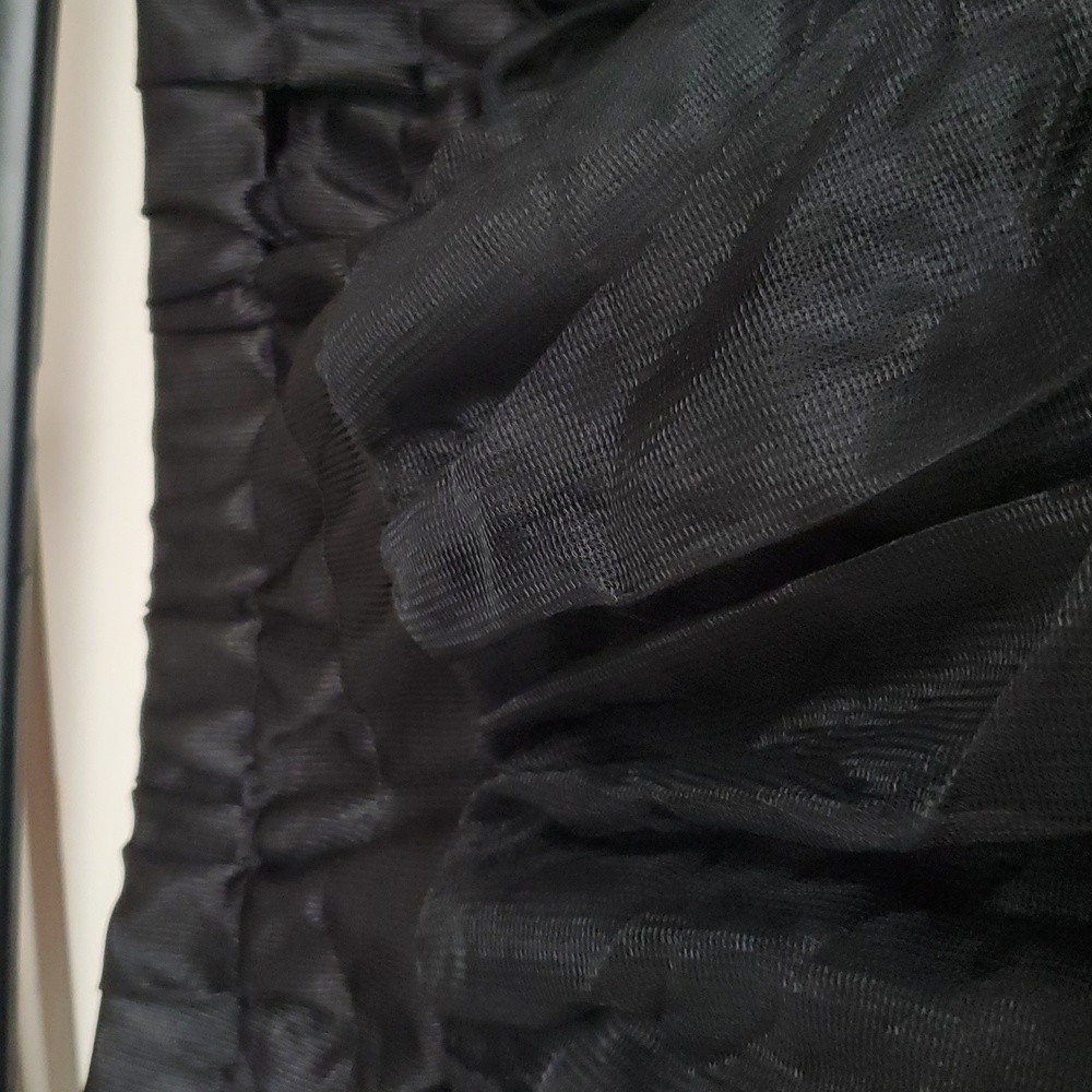 Leg Avenue's Elegant Black Layered  Tulle Petticoat Skirt - Picture 4 of 15
